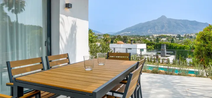 Venta de villa independiente en Nueva Andalucía 1