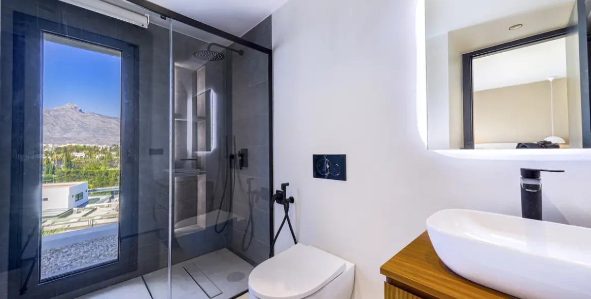 Sale of detached villa in Nueva Andalucía 10