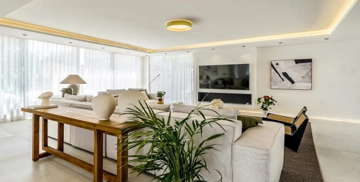 Sale of detached villa in Nueva Andalucía 16