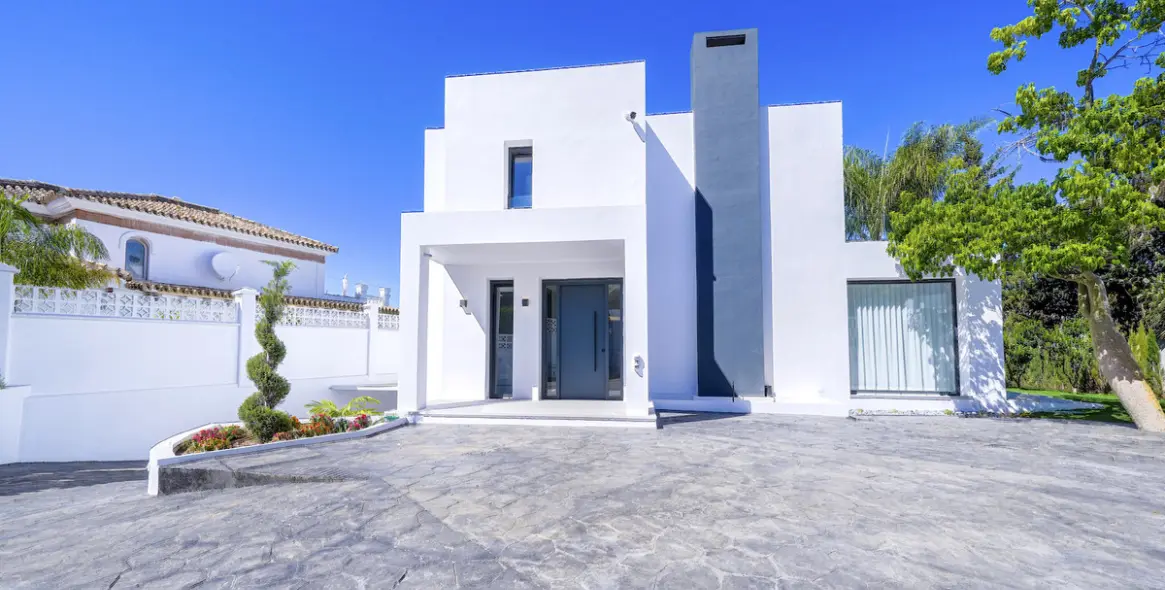 Sale of detached villa in Nueva Andalucía 27