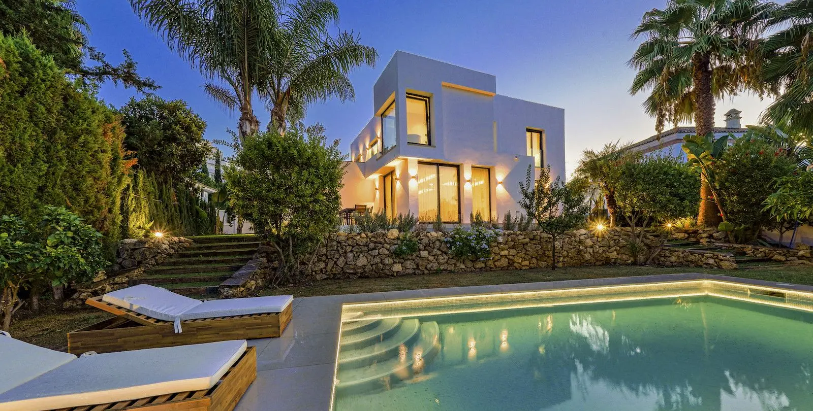 Sale of detached villa in Nueva Andalucía 30