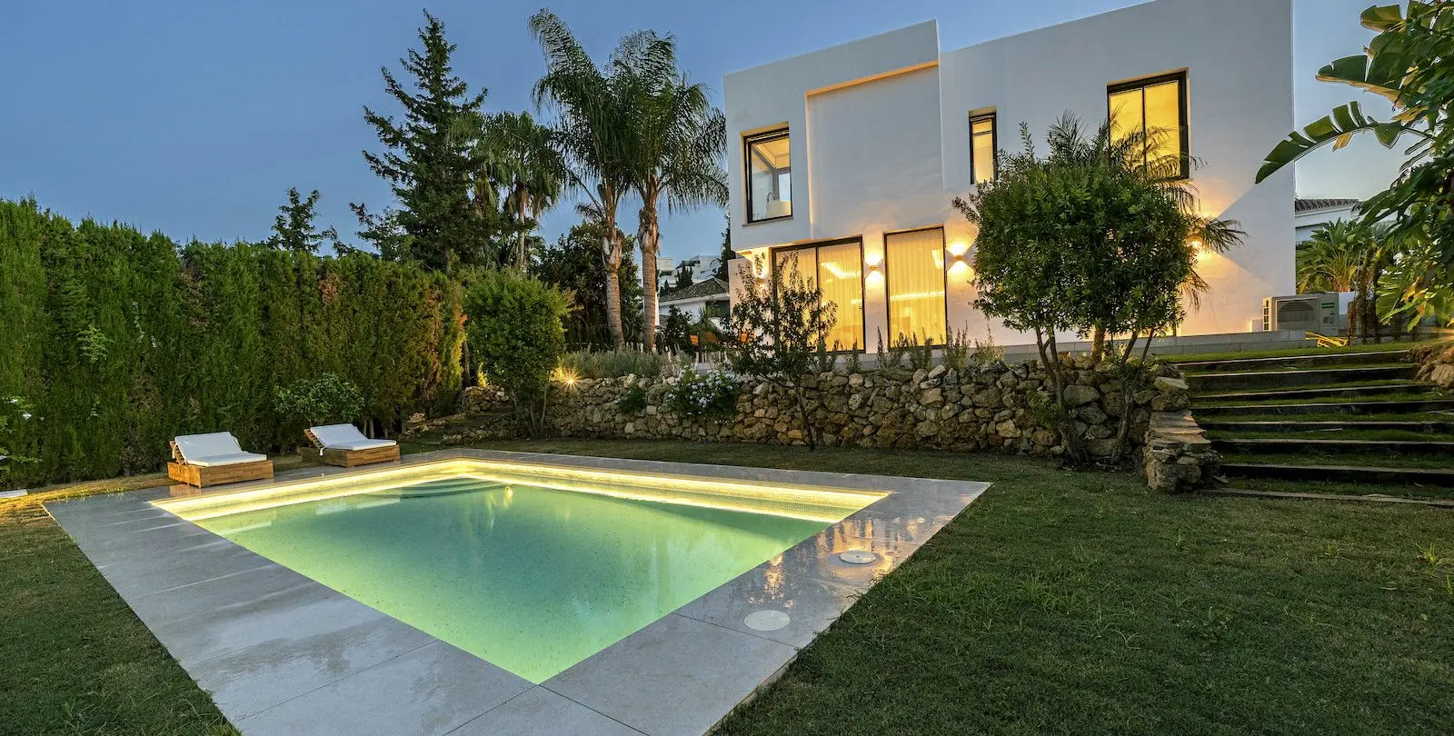 Sale of detached villa in Nueva Andalucía 31