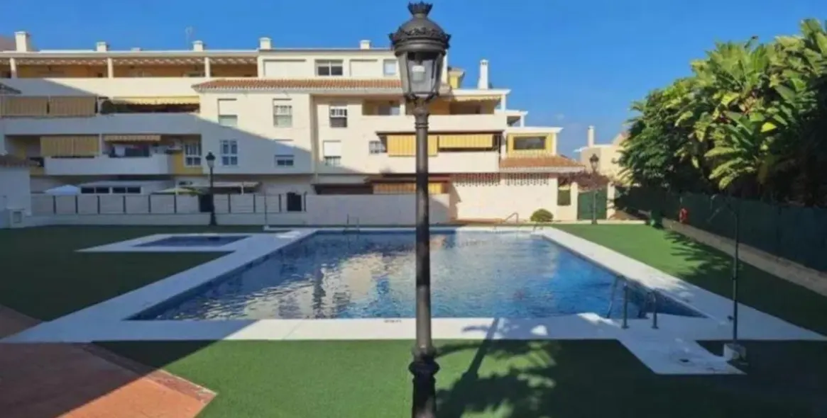 Продажа апартаментов на среднем этаже в Estepona 8