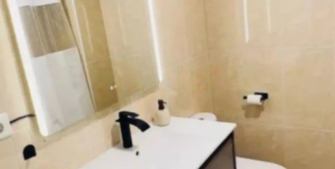 Продажа апартаментов на среднем этаже в Estepona 10