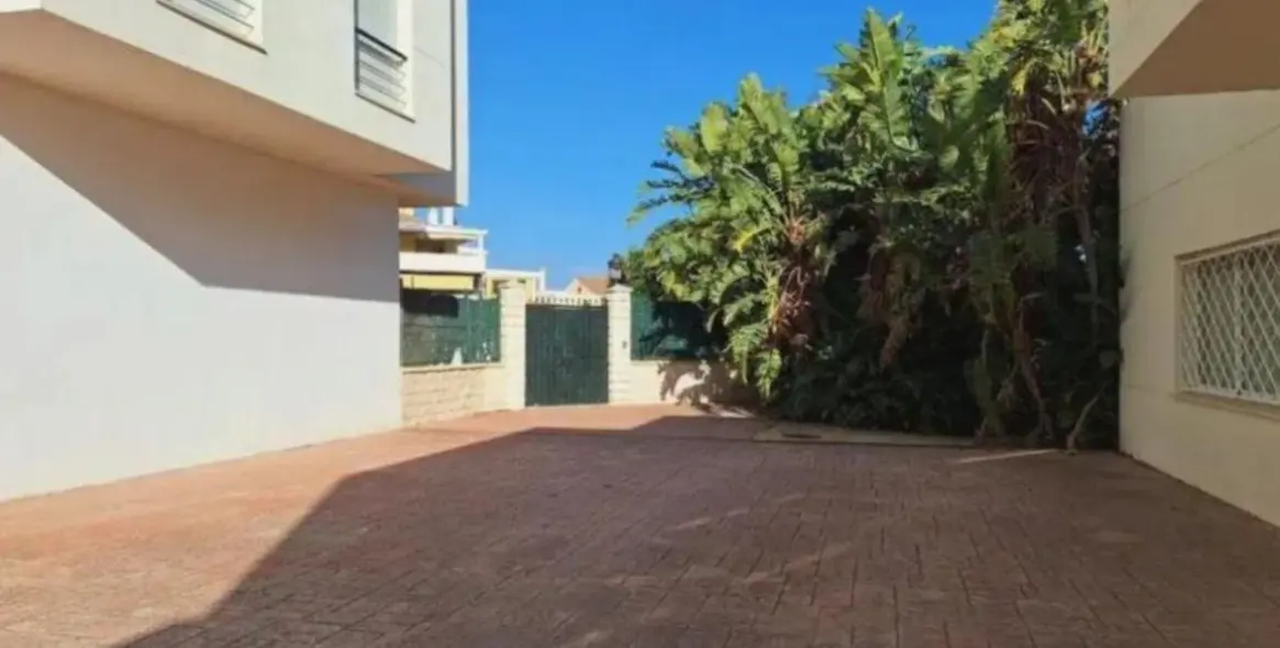 Продажа апартаментов на среднем этаже в Estepona 16