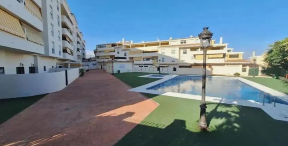 Продажа апартаментов на среднем этаже в Estepona 17