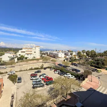 Venta de apartamento en planta media en Estepona