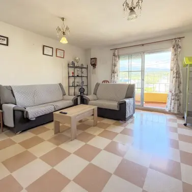 Venta de apartamento en planta media en Estepona