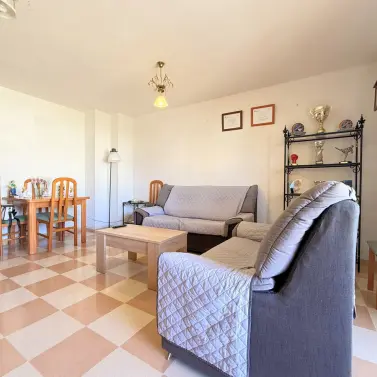 Venta de apartamento en planta media en Estepona