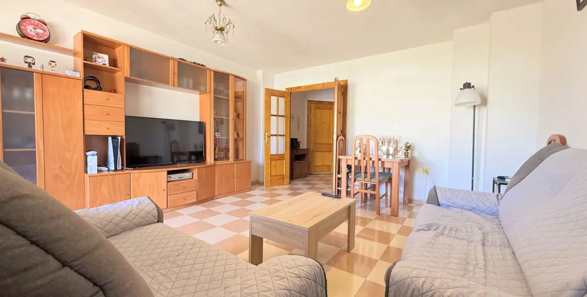 Sale of middle floor apartment in Estepona 7