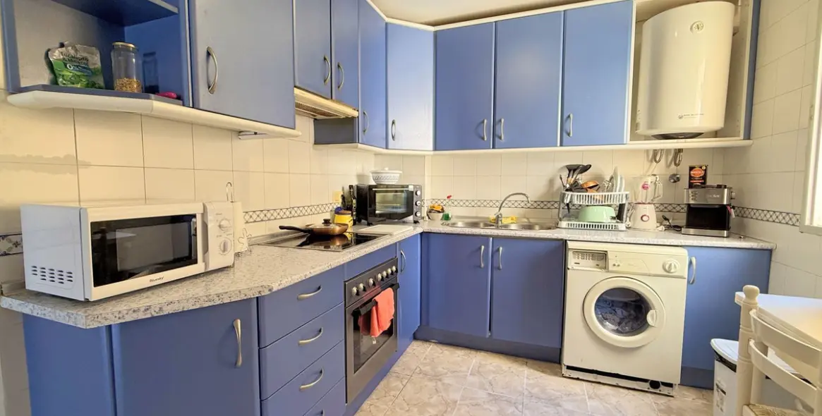 Sale of middle floor apartment in Estepona 9