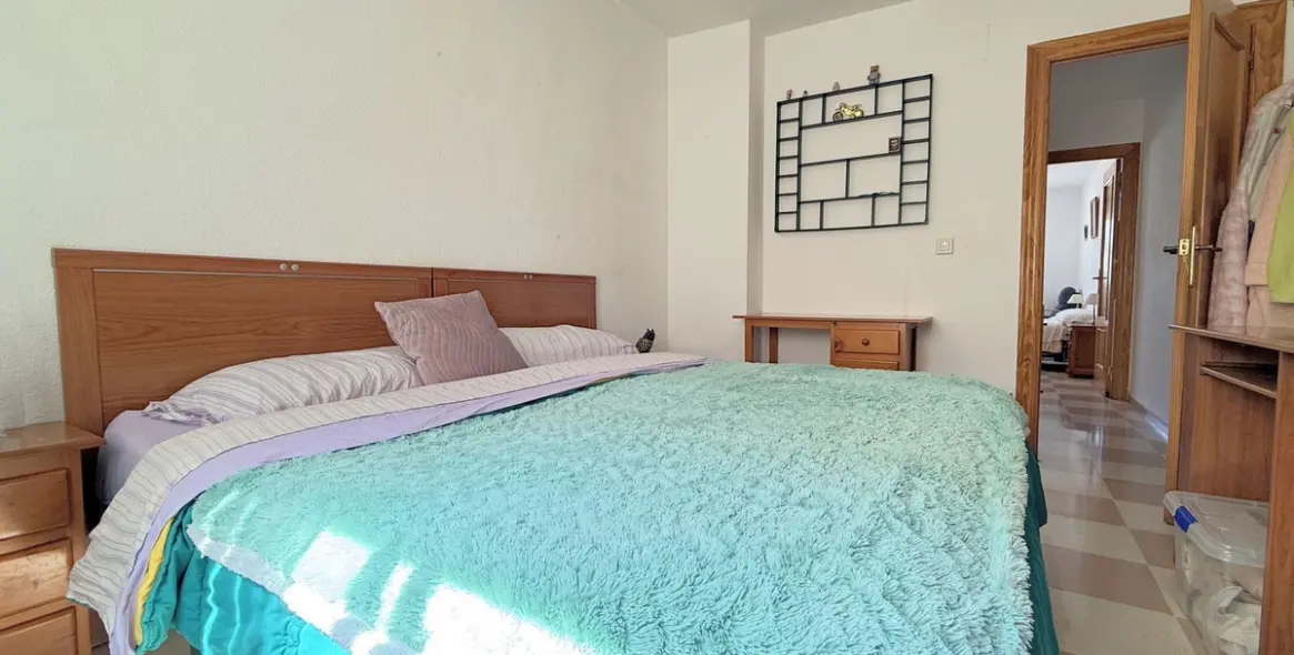 Sale of middle floor apartment in Estepona 11