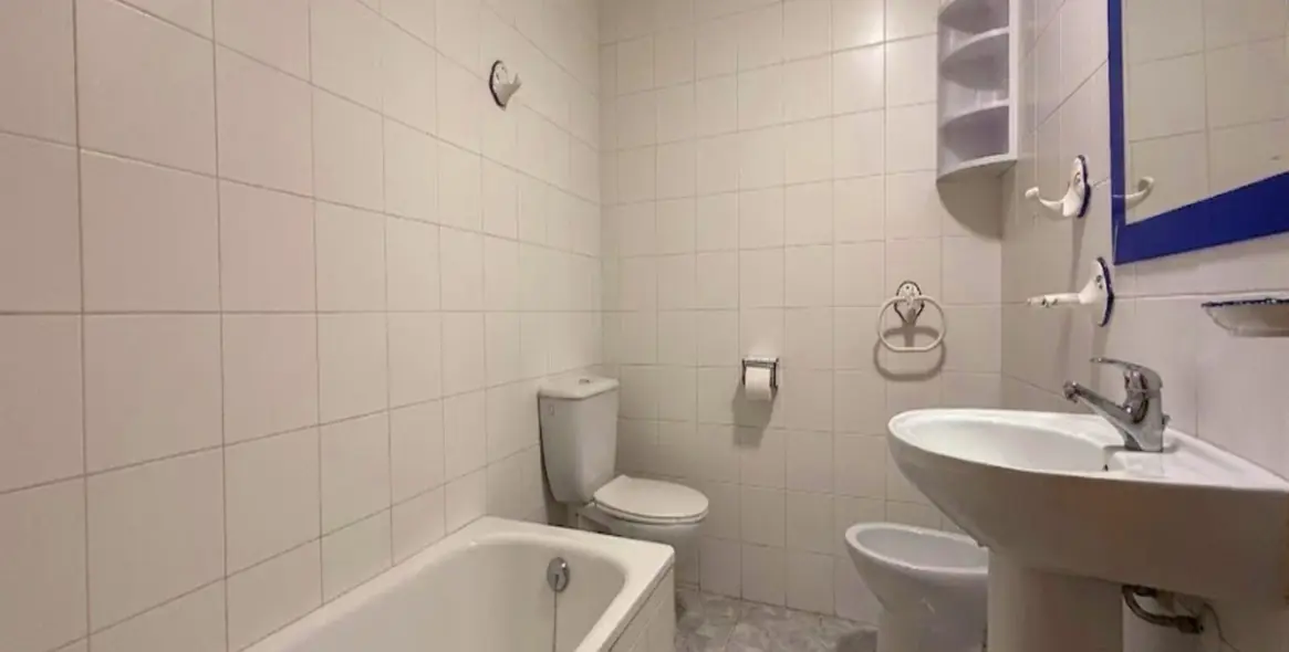 Sale of middle floor apartment in Estepona 13
