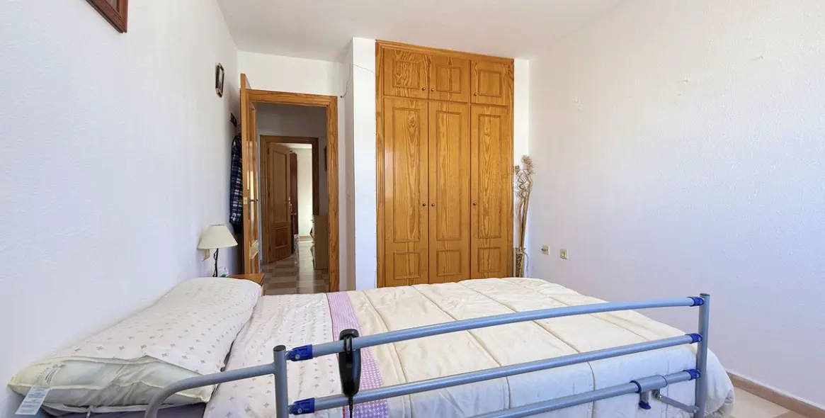 Sale of middle floor apartment in Estepona 15