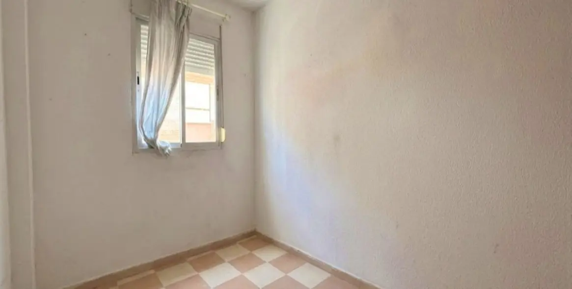 Sale of middle floor apartment in Estepona 22