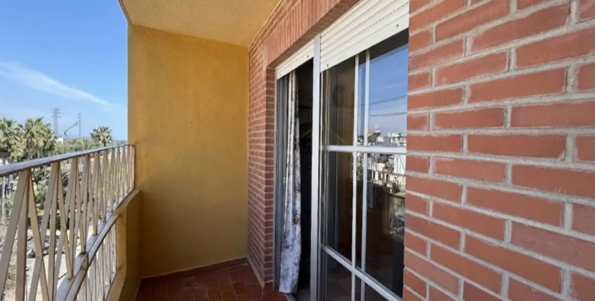 Sale of middle floor apartment in Estepona 24