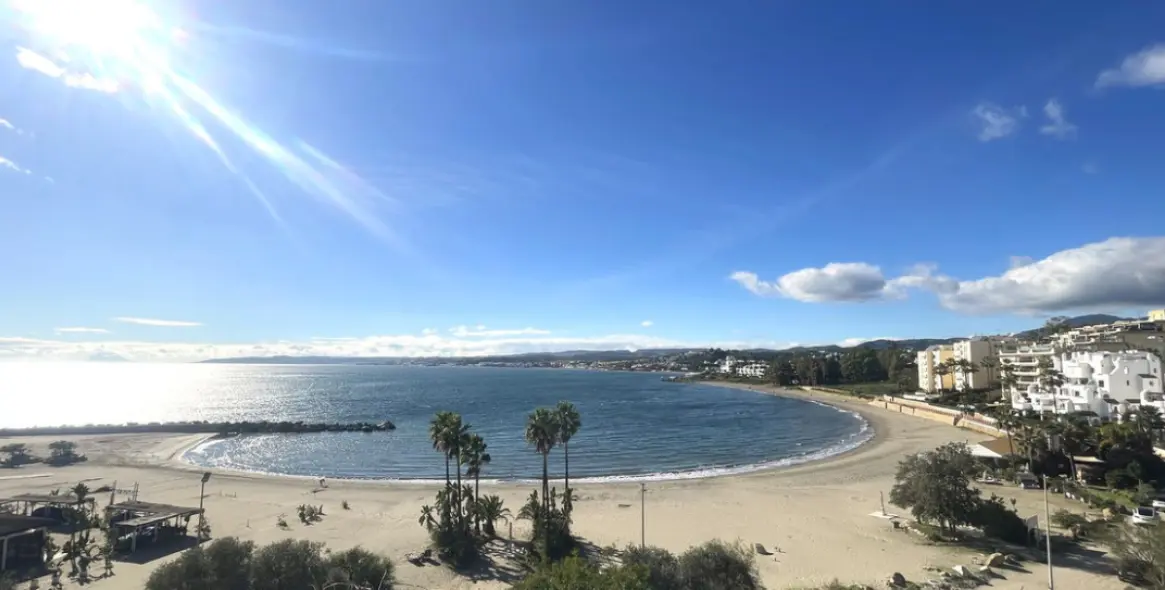 Sale of middle floor apartment in Estepona 27