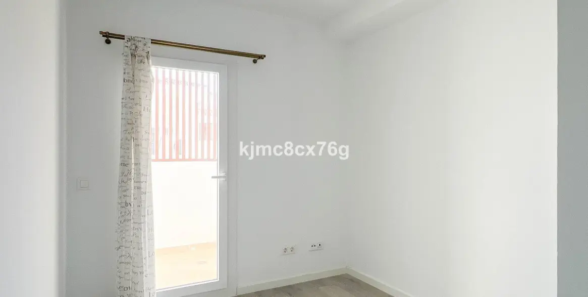 Продажа апартаментов на среднем этаже в Torreblanca 12