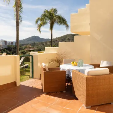 Sale of ground floor apartment in Benahavís