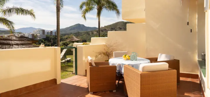 Sale of ground floor apartment in Benahavís 0
