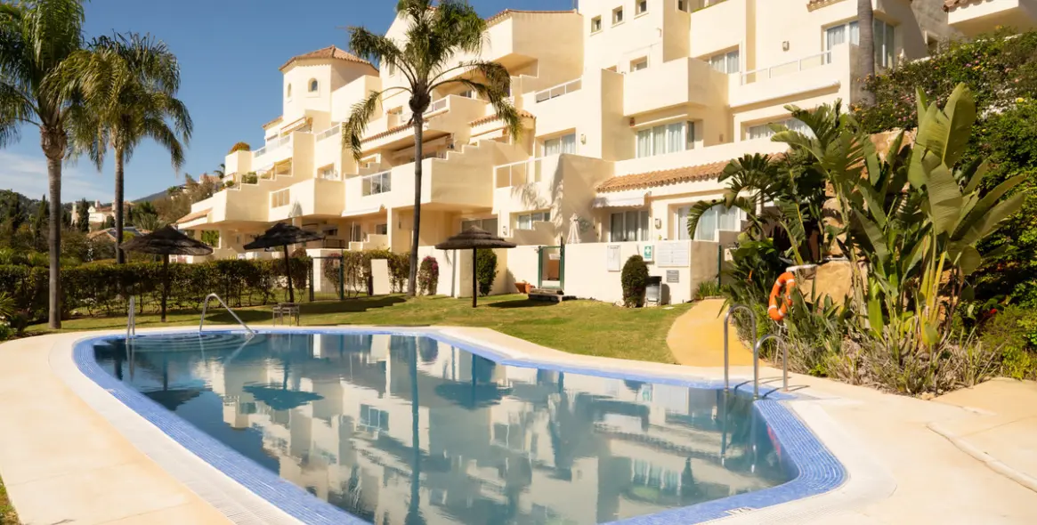 Sale of ground floor apartment in Benahavís 3