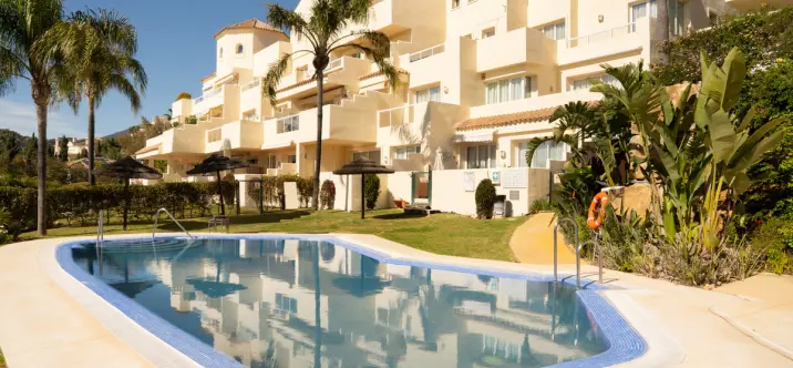 Sale of ground floor apartment in Benahavís 2