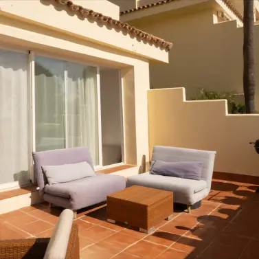 Sale of ground floor apartment in Benahavís