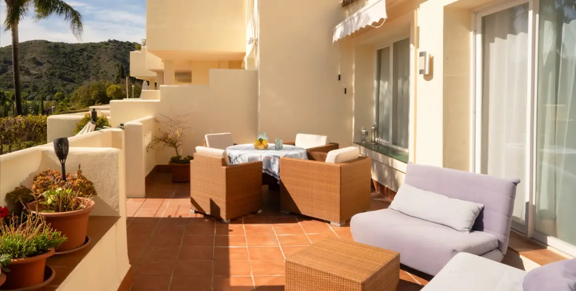 Sale of ground floor apartment in Benahavís 9