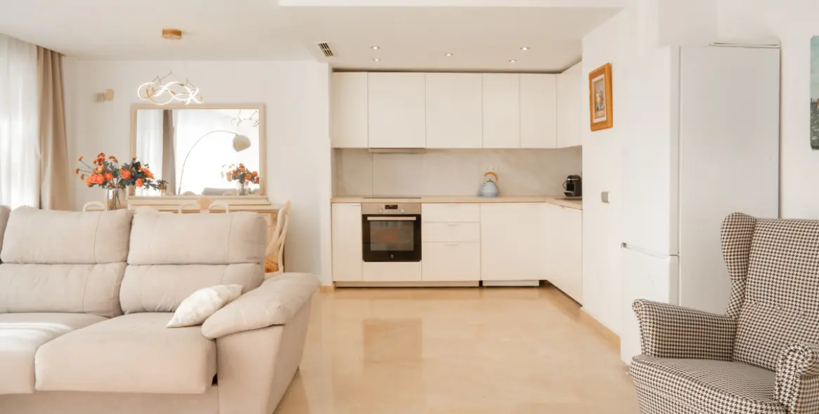 Sale of ground floor apartment in Benahavís 13