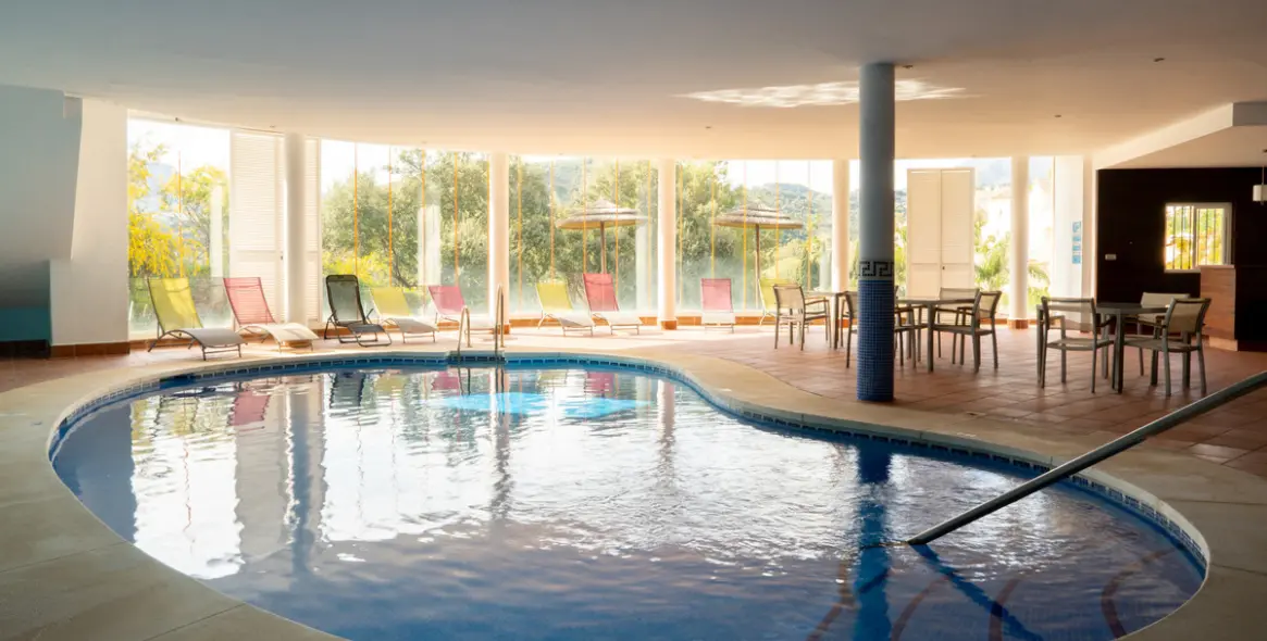 Sale of ground floor apartment in Benahavís 37