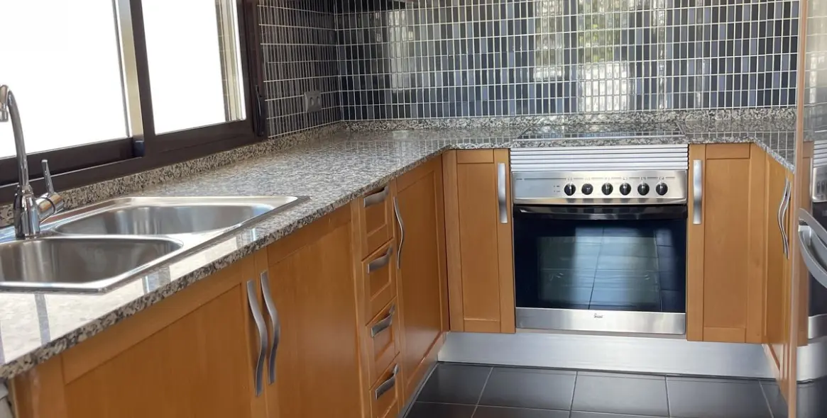 Sale of middle floor apartment in New Golden Mile 18