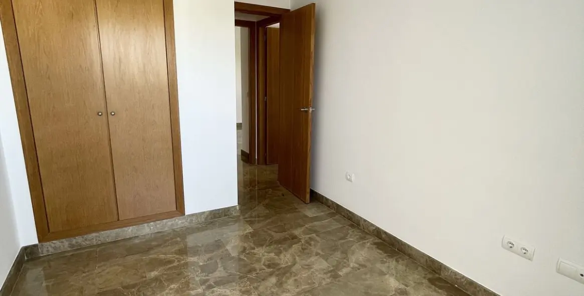 Sale of middle floor apartment in New Golden Mile 24