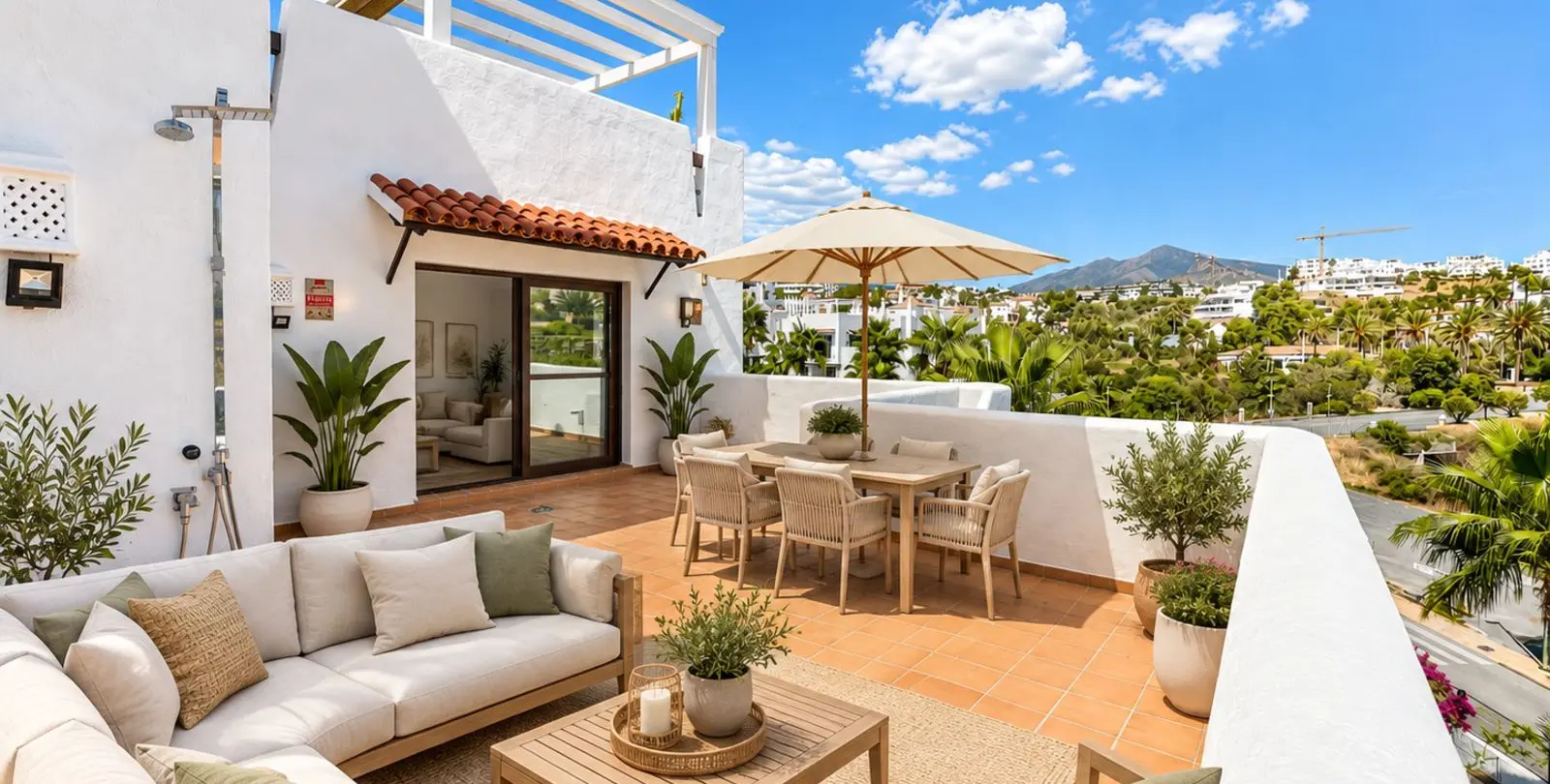 Sale of middle floor apartment in New Golden Mile 5