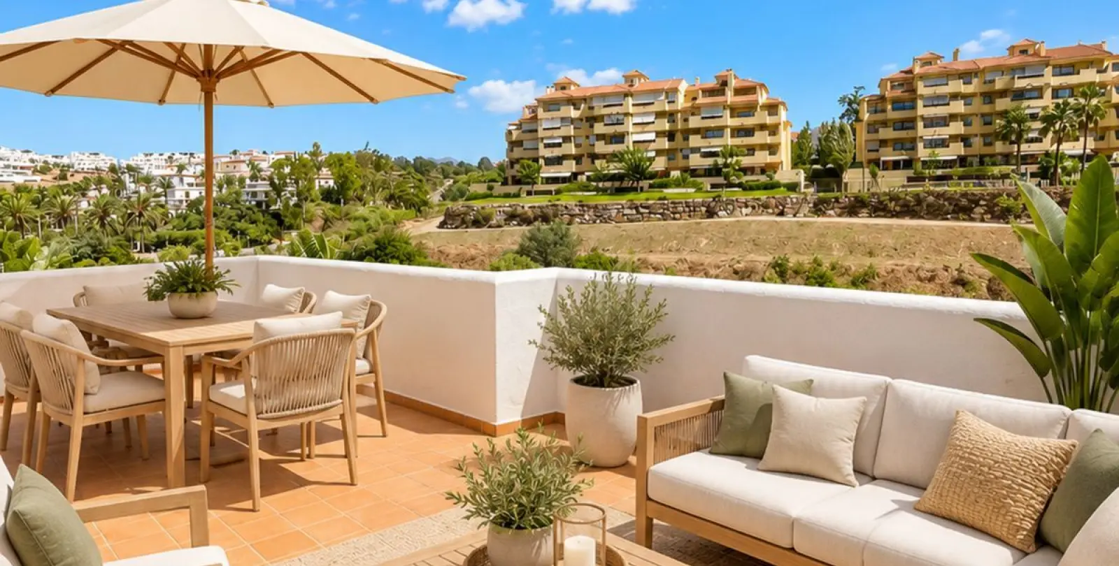 Sale of middle floor apartment in New Golden Mile 23