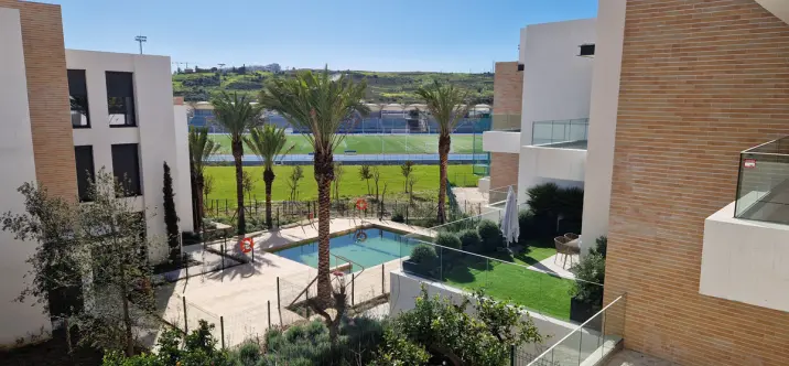 Продажа апартаментов на первом этаже в Estepona 1