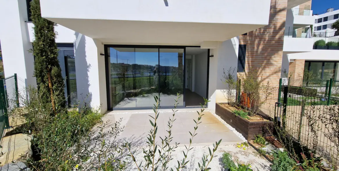Sale of ground floor apartment in Estepona 3
