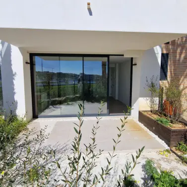 Продажа апартаментов на первом этаже в Estepona