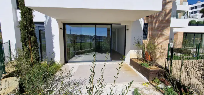 Продажа апартаментов на первом этаже в Estepona 2