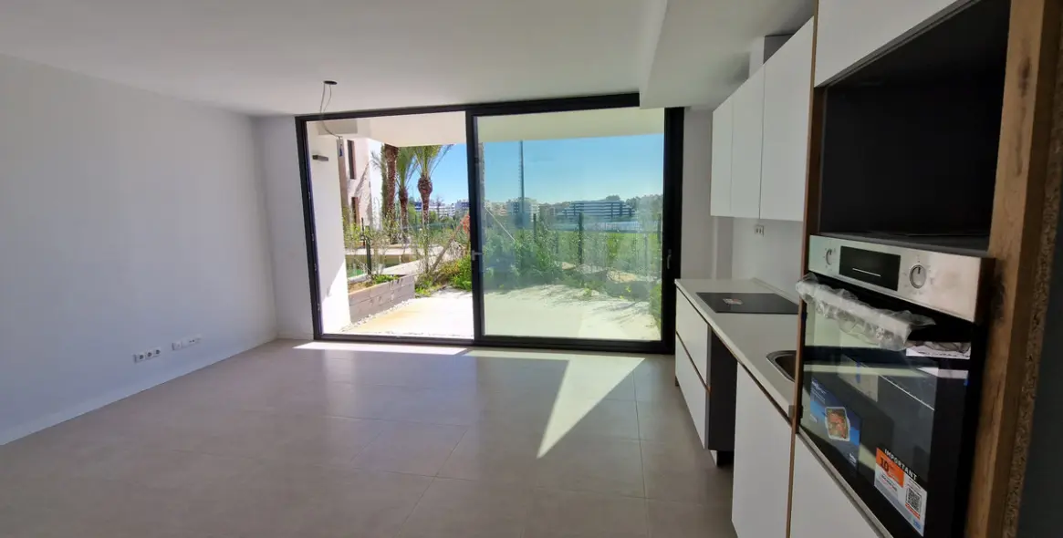 Sale of ground floor apartment in Estepona 8