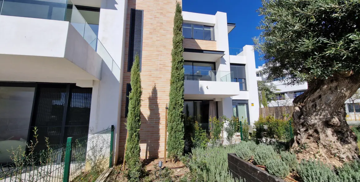 Sale of ground floor apartment in Estepona 20
