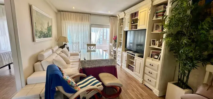 Продажа апартаментов на среднем этаже в Fuengirola 0