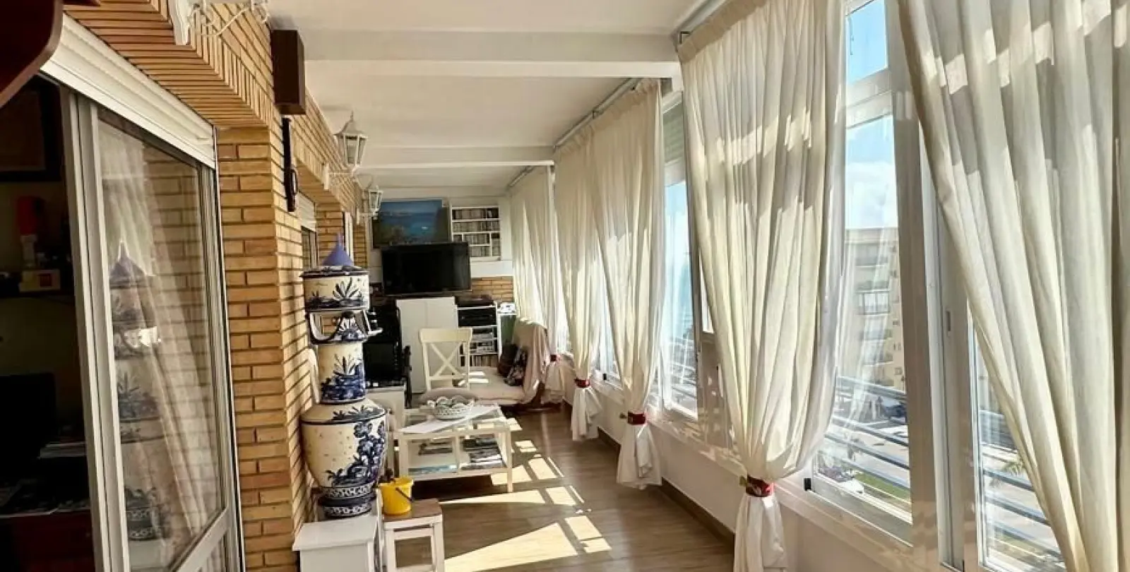 Sale of middle floor apartment in Fuengirola 18