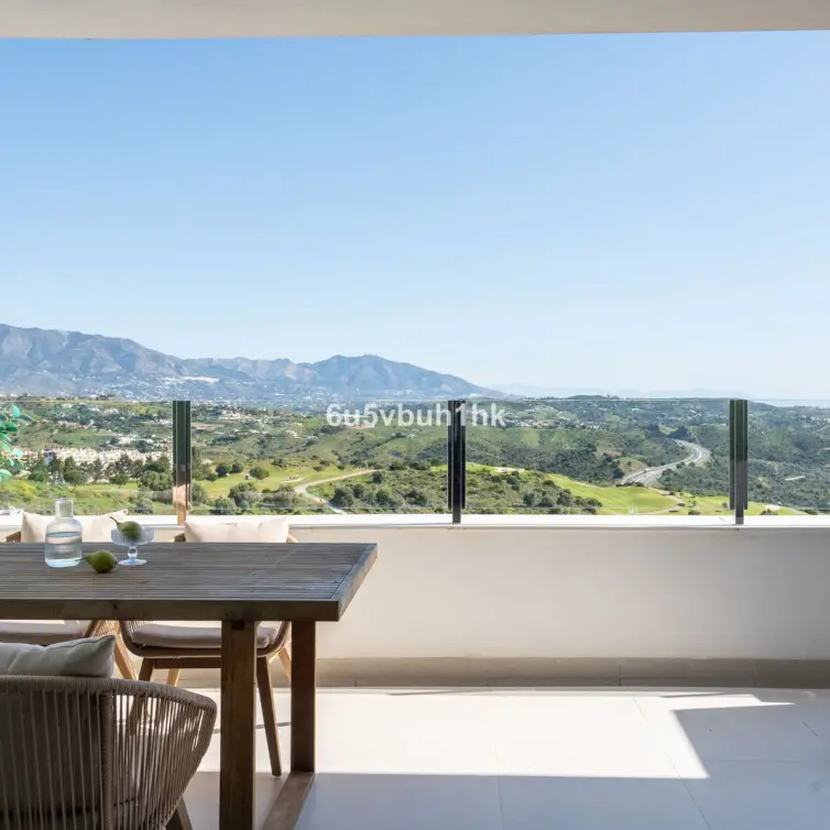 Sale of middle floor apartment in Calanova Golf