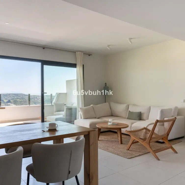 Sale of middle floor apartment in Calanova Golf