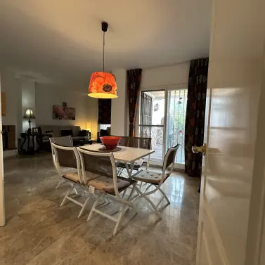 Sale of middle floor apartment in Puerto Banús