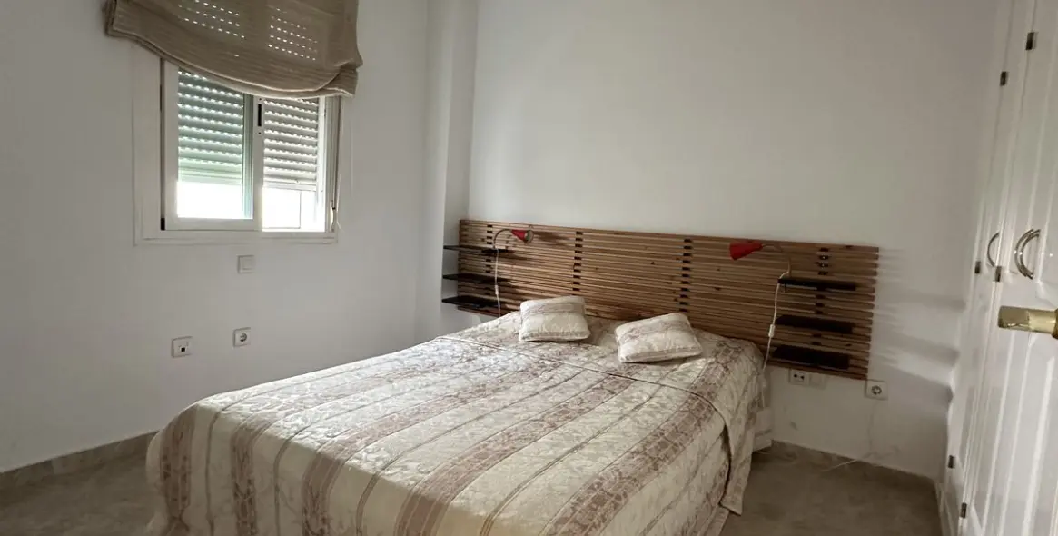 Sale of middle floor apartment in Puerto Banús 16