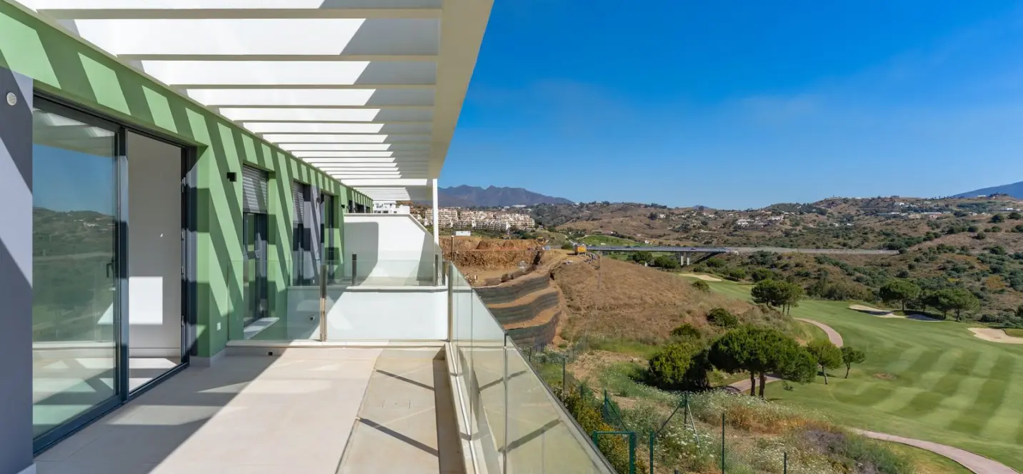 Sale of middle floor apartment in La Cala de Mijas 1