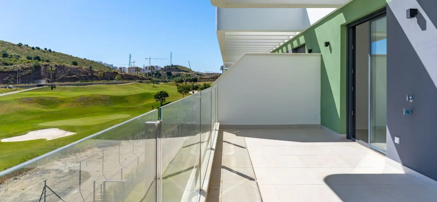 Sale of middle floor apartment in La Cala de Mijas 3