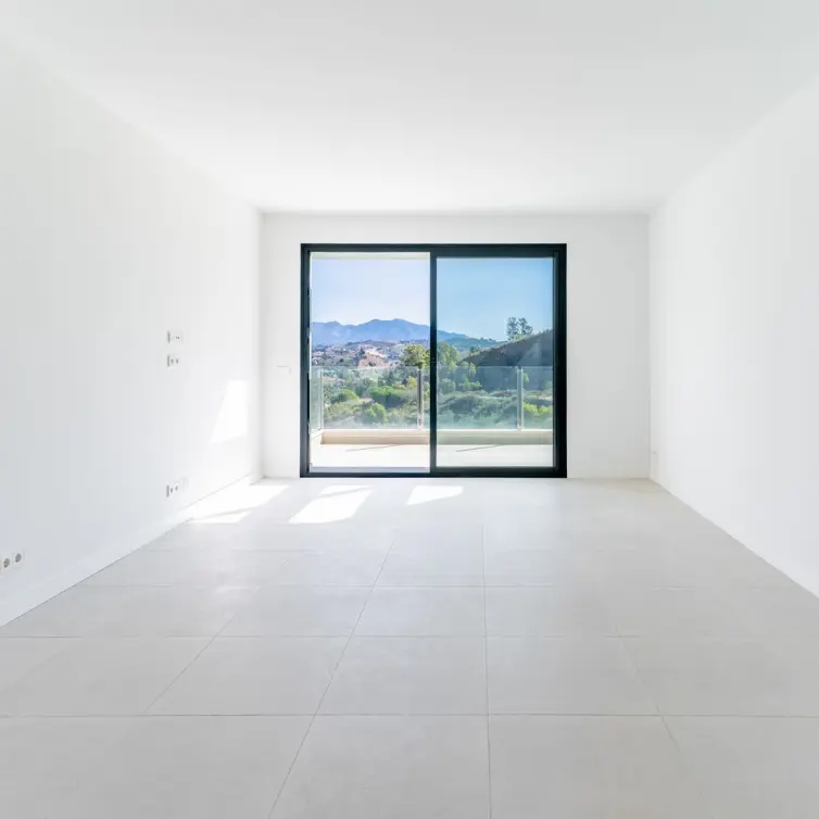 Sale of middle floor apartment in La Cala de Mijas