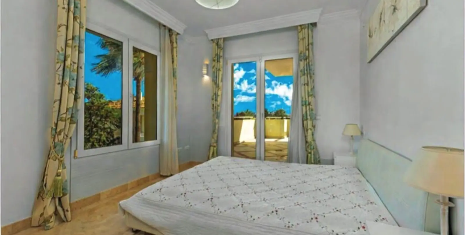 Sale of middle floor apartment in Casares Playa 20